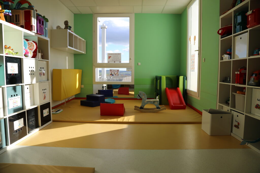 Photo de la salle de jeu du service pédiatrie de l'hôpital femme mère enfant de Metz